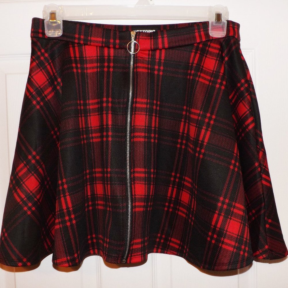 New-Hot Topic Red Black Plaid Skater Skirt-Large